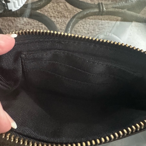 Badgley Mischka ❤️ Vintage Black Distressed Leather Wristlet/Clutch. Pre❤️Loved. - Picture 5 of 9